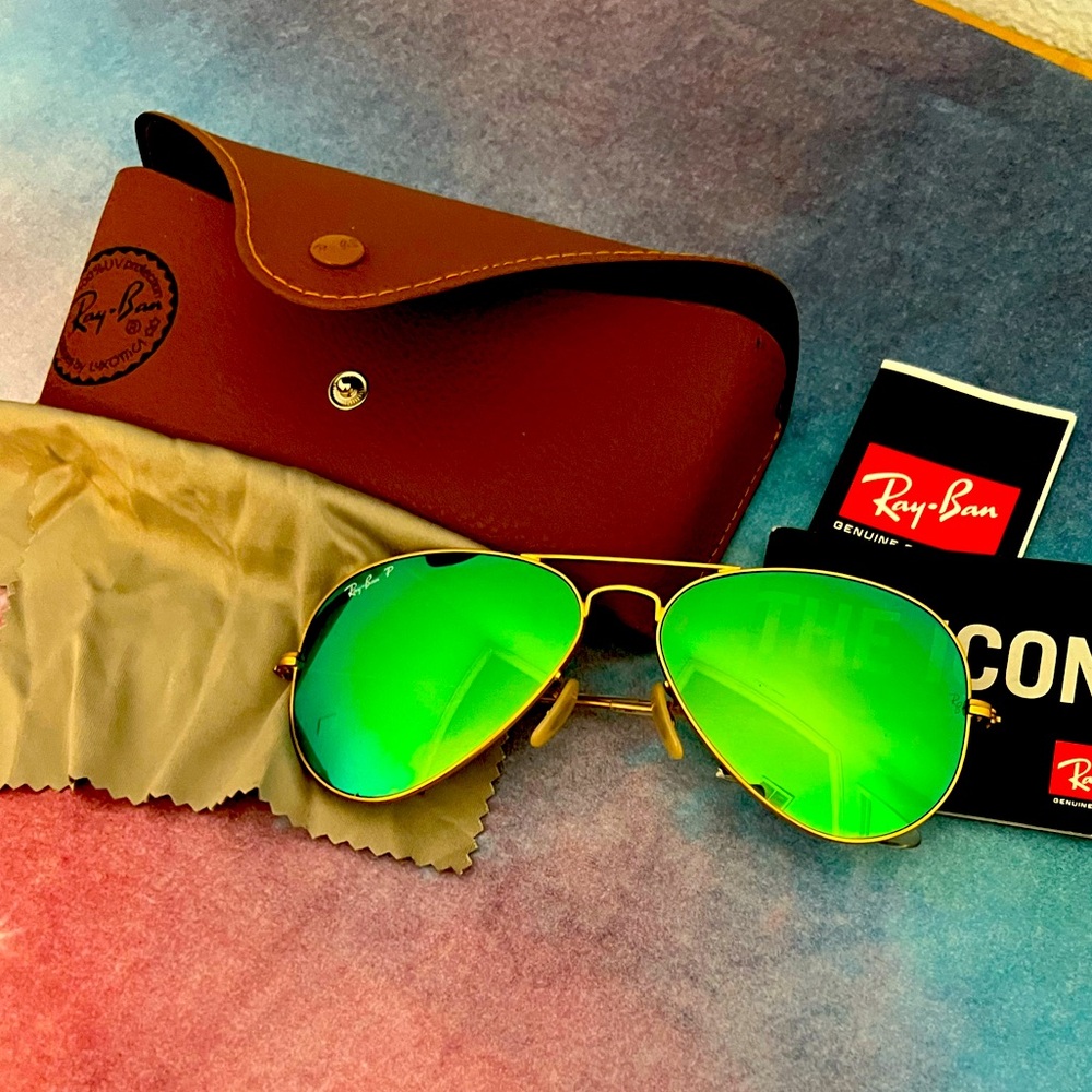 Ray Ban Aviator Sunglasses Green Lens and Gold Frames